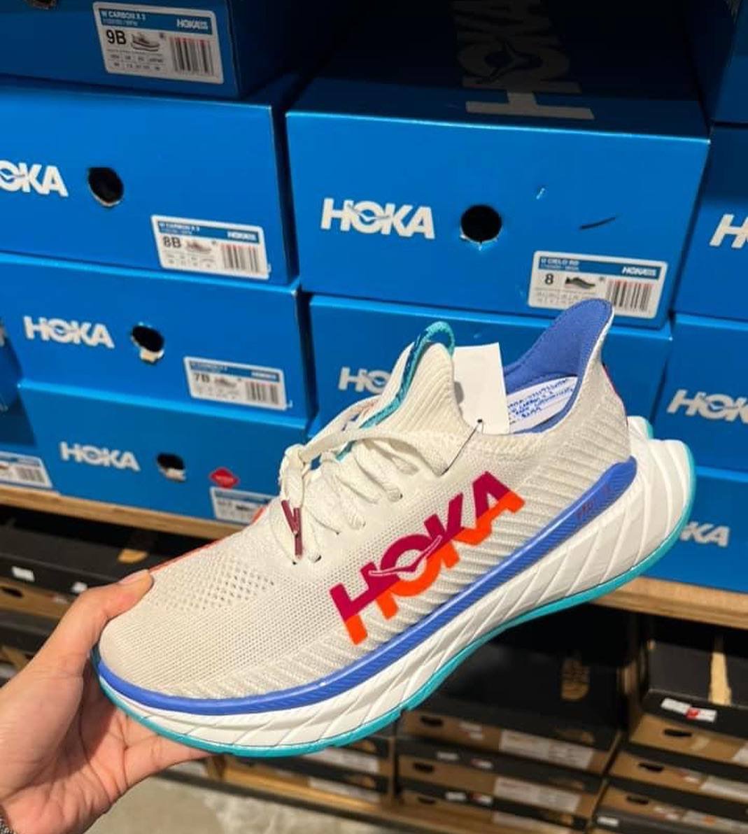 Quality Hoka Shoes pallets Liquidation and Wholesale - Image 2