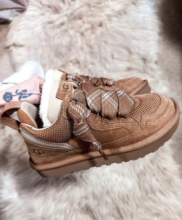 UGG sneakers Pallets liquidation Wholesale - Image 2